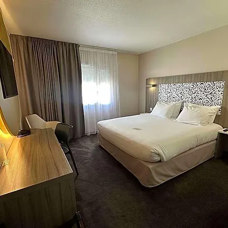 Ibis Styles Gorge De Loup Saphir Hotel 3*