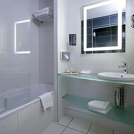 Hotel Ibis Styles Gorge De Loup Saphir