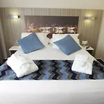 Saphir فندق 3*