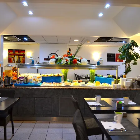 Ibis Styles Lyon Gorge De Loup Saphir 3* ליון