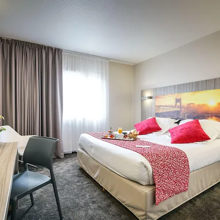Ibis Styles Lyon Gorge De Loup Saphir 3* ליון