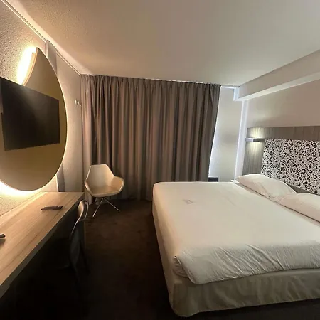Hotel Ibis Styles Gorge De Loup Saphir