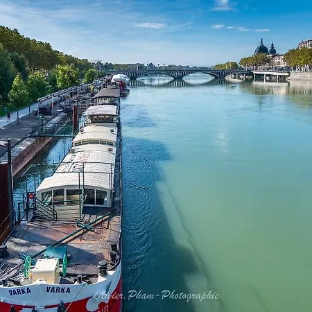 Ibis Styles Gorge De Loup Saphir